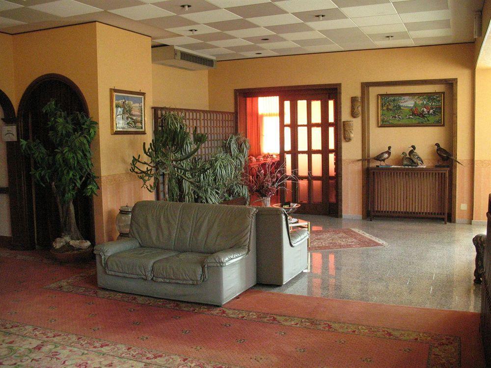 Hotel Royal Viverone Kültér fotó