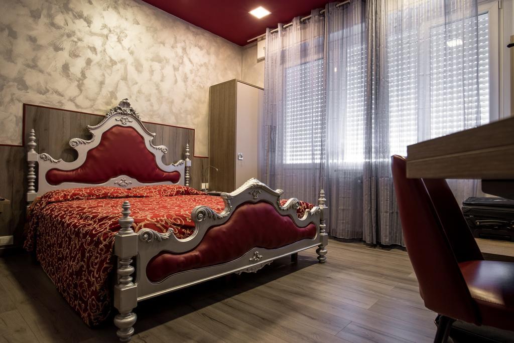 Hotel Royal Viverone Kültér fotó