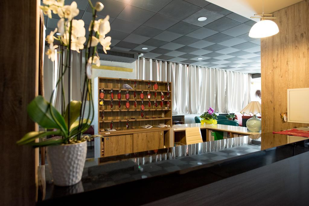 Hotel Royal Viverone Kültér fotó