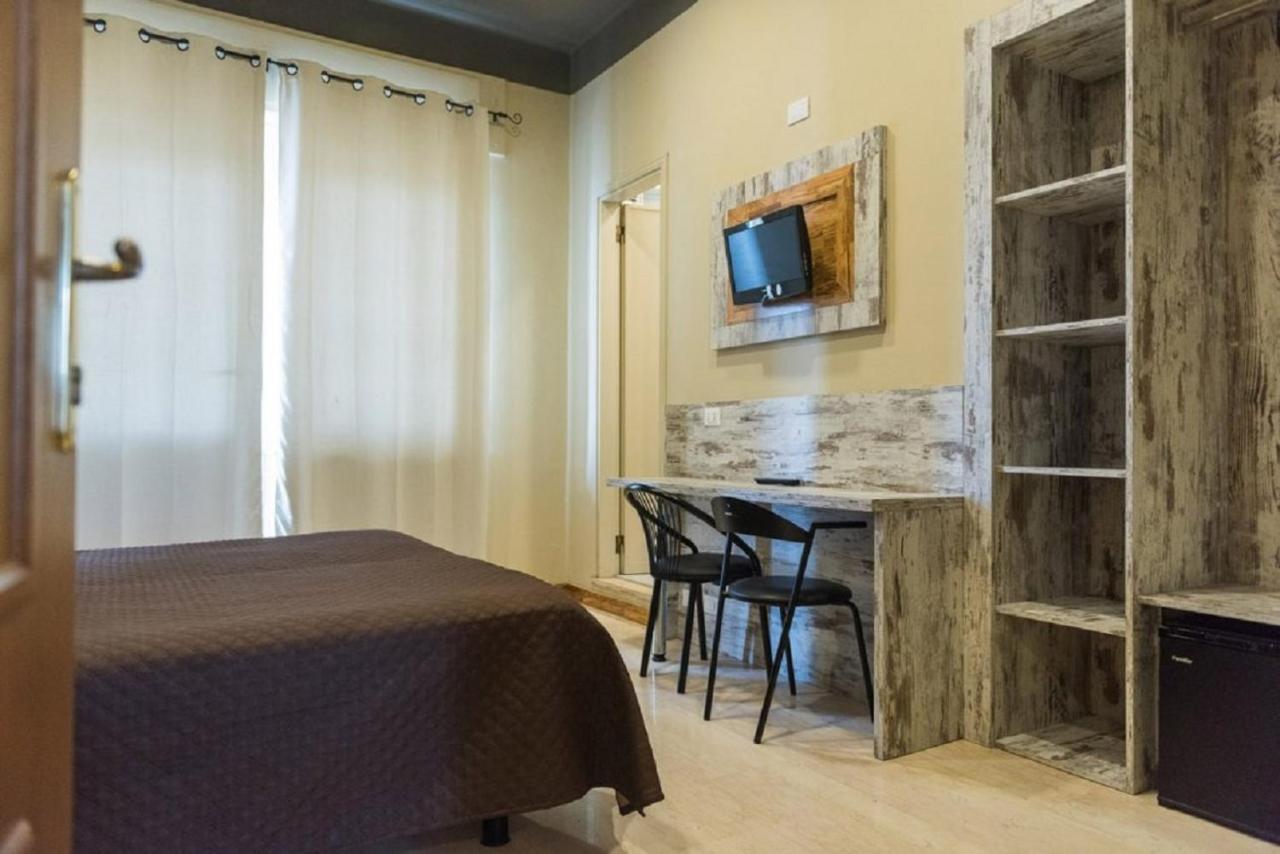 Hotel Royal Viverone Kültér fotó