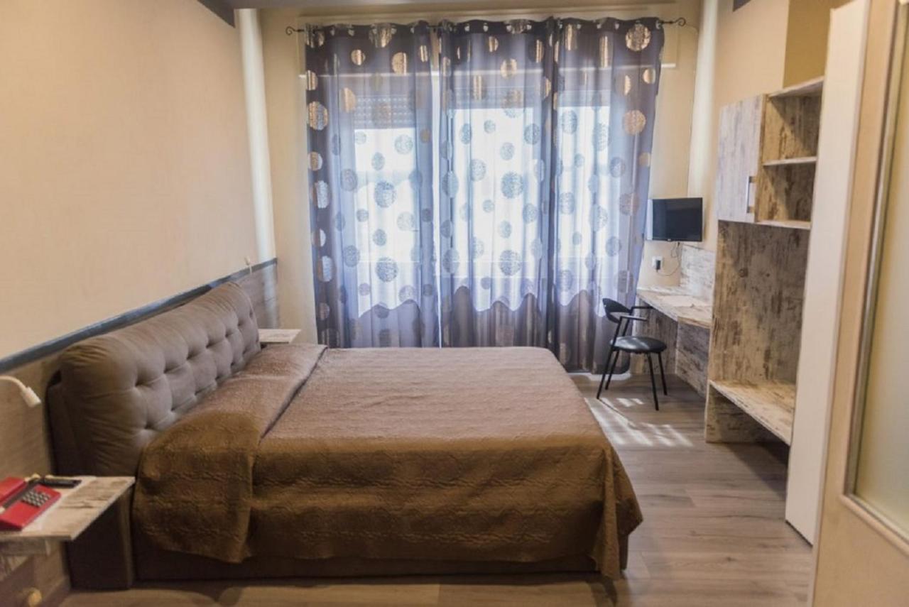 Hotel Royal Viverone Kültér fotó