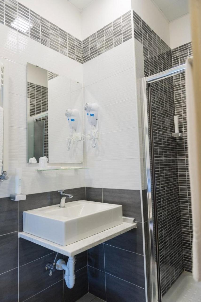 Hotel Royal Viverone Kültér fotó