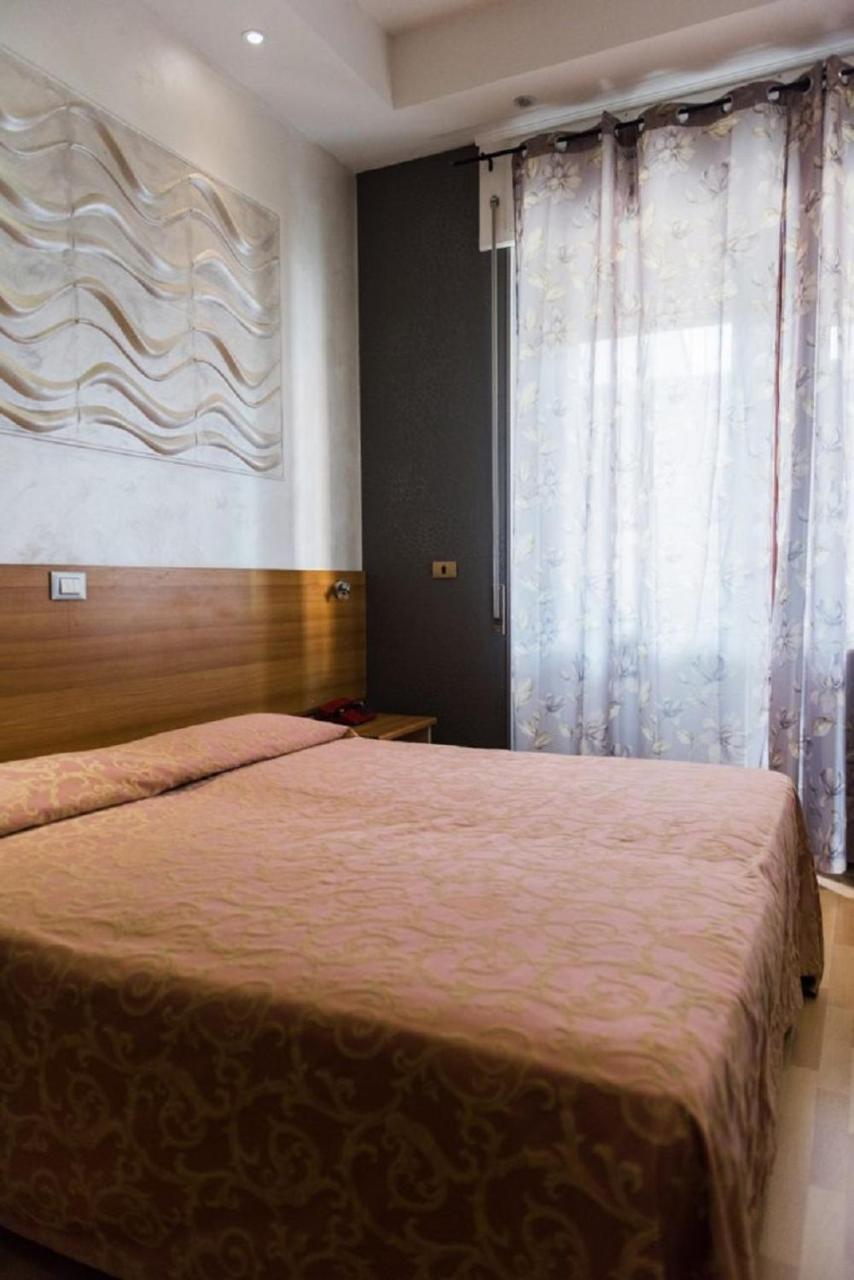 Hotel Royal Viverone Kültér fotó